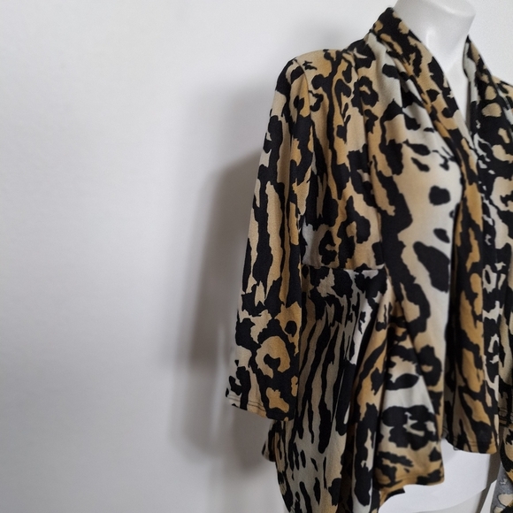Isabella Rodriguez Academia Animal Print Waterfall Mobwife Cardigan Size L - Picture 5 of 14